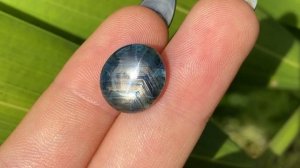 Уникальный синий звездчатый сапфир из Чантабури. Тайланд.