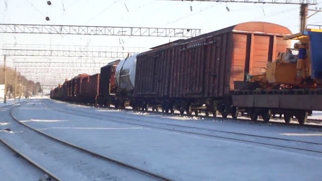 ВЛ80С-560 (САУВ) отправляется со станции смотреть онлайн