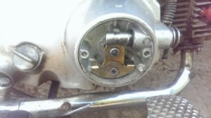 Как поменять сальник на сцеплении?