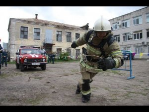 «Пожарный кроссфит» – спорт для настоящих мужчин!. Зеленодольск.Соревнования по пожарному многоборью