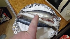Скумбрия на соли в духовке
