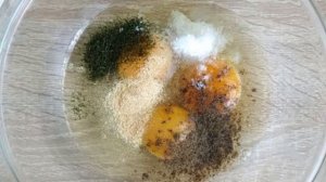 Молодая капуста, жаренная в яйце. Стейк из капусты.