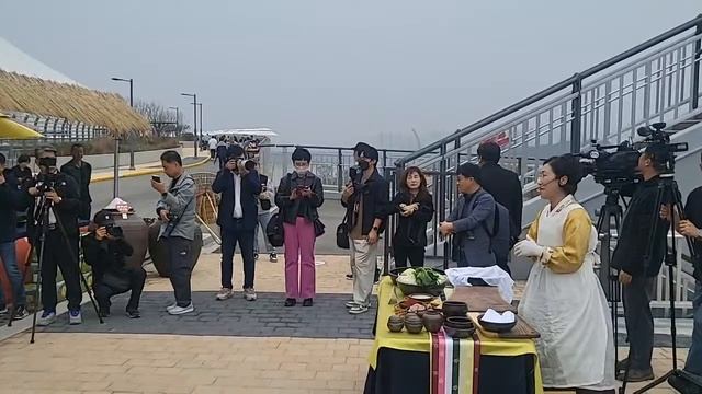 [LIVE] #이응다리 #국민통합 #사랑의 #김장담그기 смотреть онлайн