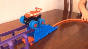 Веревочный трек TRIX TRUX. Монстер машины. Мультики про машины.