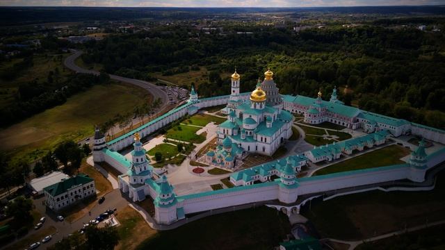 Воскресенский Ново-Иерусалимский ставропигиальный мужской монастырь с высоты (video DJI mini 3 pro)