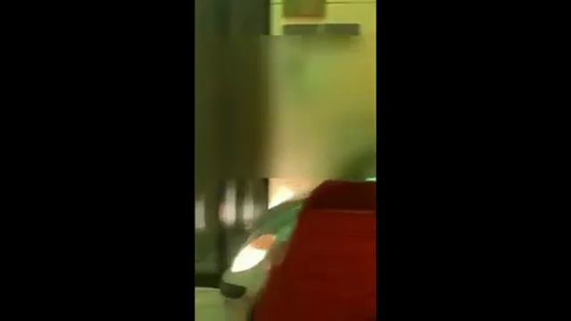 Cassino, con l'auto semina il panico in centro. Sdegno e preoccupazione per il folle gesto смотреть онлайн