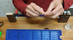 Как вязать крючки. Станок. Поводки разной длины для рыбалки.