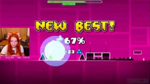 Юмилия первый раз играет в Geometry Dash