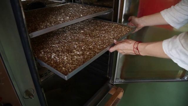 Как готовят натуральную гранолу?