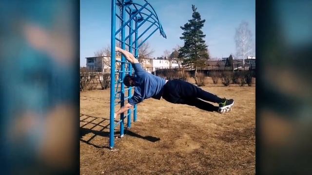 Ещё один монстр из России Андрей Смаев. Сильнейший в мире в подтягиваниях с весом