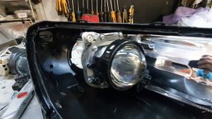 Mazda CX-7. Замена штатных выгоревших ксеноновых линз на BI-LED двухчиповые линзы Bengal Tiger F40.