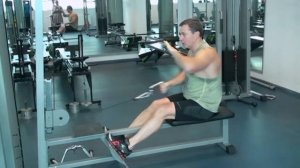 Тренировки в зале в зимний период.  Гребцы на байдарках и каноэ в  подготовительном периоде.