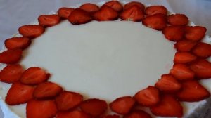 Торт суфле с клубникой, как украсить торт клубникой