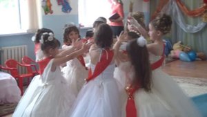 Красивый танец в детском саду на выпускном - "Летите в облака"