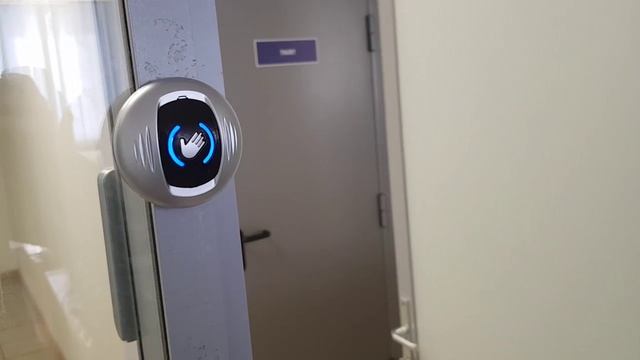 Бесконтактная кнопка открытия двери или ворот.mp4 смотреть онлайн