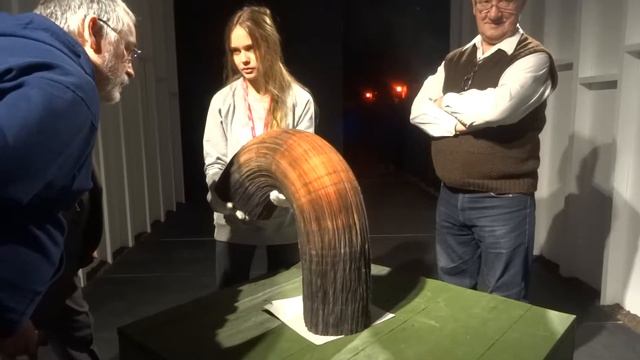 Подвижная инсталляция из бумаги смотреть онлайн