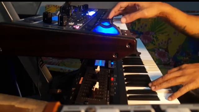 Jam session - Roland vr-09 + Novation mininova смотреть онлайн