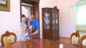 ПРАНК РУГАЮСЬ МАТОМ На БЕРЕМЕННУЮ МАМУ ? ПРАНКУЕМ ПАПУ 24 Часа ? Смешное Видео Валенсия Лаки ?
