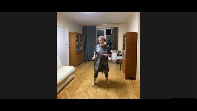 Упражнение из танцедвигательной терапии. Психолог Марина Филоник.