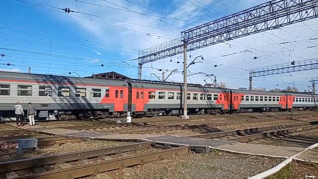 Вернулась! Электропоезд ЭР2Р 7054 смотреть онлайн