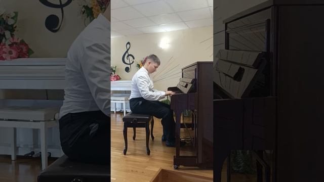 Иващенко Максим "Прелюдия номер 6".Из цикла "2 педальных прелюдий" С. Майкапар. смотреть онлайн