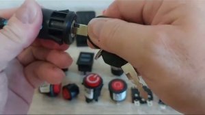 Замок зажигания с двумя ключами для детского электромобиля. Ключевой переключатель три контакта № 2