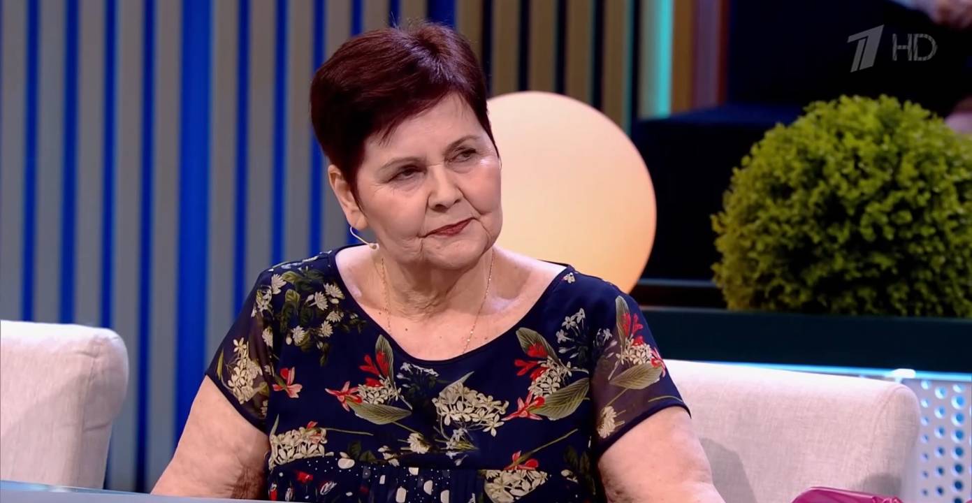 Гиперопека матери расслабила дочь