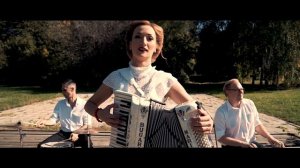 Стоят девчонки в сторонке - accordion - Maria Selezneva