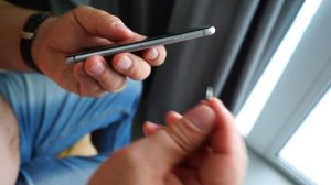 Как вынуть сим-карту без скрепки