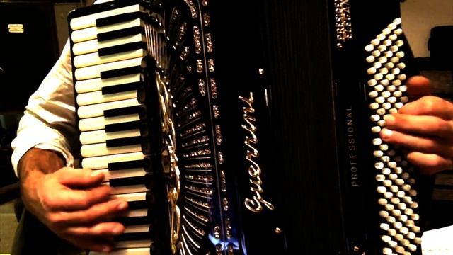 Guerrini president oro elegant 8 by Mika Swuk смотреть онлайн