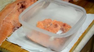 Как вкусно и просто посолить горбушу/ Salted pink salmon at home