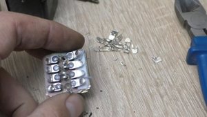 А ВЫ ЗНАЛИ! ЧТО В ЧЕРНЫХ ЯЩИЧКАХ ЕСТЬ ДРАГМЕТАЛЛЫ!!! ИХ НЕ СТОЙТ ВЫБРАСЫВАТЬ