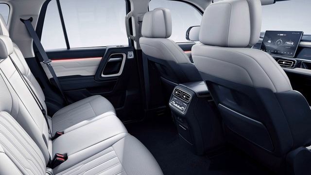 Baic BJ60 / ¡Un SUV chino con aires de Grand Cherokee y Land Cruiser! смотреть онлайн