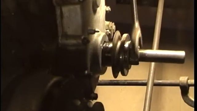 Самоделкин со стажем. Как правильно поменять передний сальник коленвала на 402 двигателе . 3 часть. смотреть онлайн