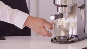 Приготовление американо в De'Longhi Dedica EC 685