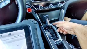 2019 Honda Accord не выключается режим аксессуаров или первое положение замка зажигания