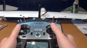 Радиоуправляемый самолет Dynam Hawk Sky .... сборка и полет.