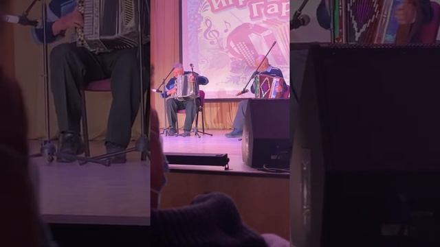 Матаня под баян и гармонь. Играют Шишков Александр (баян) и Пономарёв Александр (гармонь).