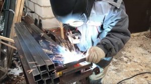 Ножки для столов и лавочек на кладбище из металла