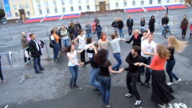 Руэда/Латинский квартал на Площади Ленина смотреть онлайн