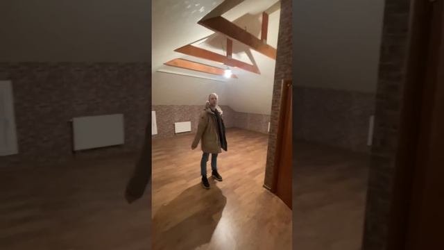 Переезжаем в новый большой офис / Fosters смотреть онлайн