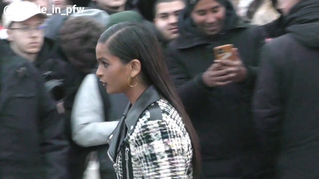 Ramla Ali - Alexander McQueen Fall Winter 2023/2024 fashion show in Paris - 04.03.2023 смотреть онлайн