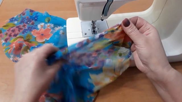 Как сделать вытачки на одежде из тонких тканей. Работа с тонкими тканями.mp4