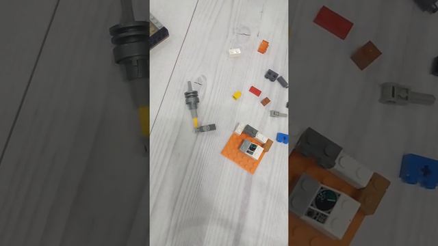 (1часть) собираю из Лего оружейную комнату из игры амонг ас!😉😉🙂 смотреть онлайн