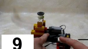 Центрифуга с пультом управления для тренировки космонавтов