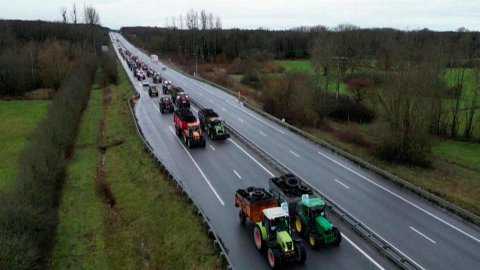 Протесты европейских фермеров набирают обороты