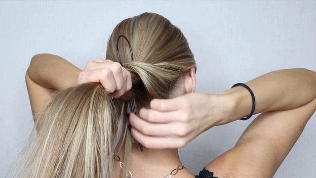 ИДЕАЛЬНЫЙ ПУЧОК НА ЛЮБОЙ СЛУЧАЙ ЗА 3 МИНУТЫ | PERFECT ELEGANT 3 MINUTE UPDO TUTORIAL смотреть онлайн