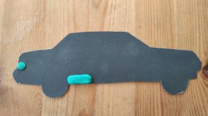 17035044624261 Почему машина едет?