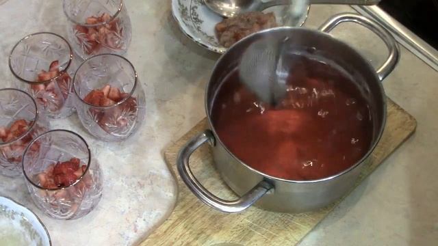 ЖЕЛЕ КЛУБНИЧНЫЙ/ОЧЕНЬ ВКУСНЫЙ.