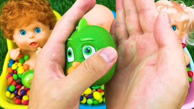 Satisfying Video l Mixing Candy in 3 Rainbow BathTubs & Magic Skittles & Slime Cutting ASMR смотреть онлайн